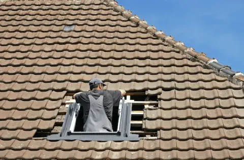Pose de velux à Lagorce